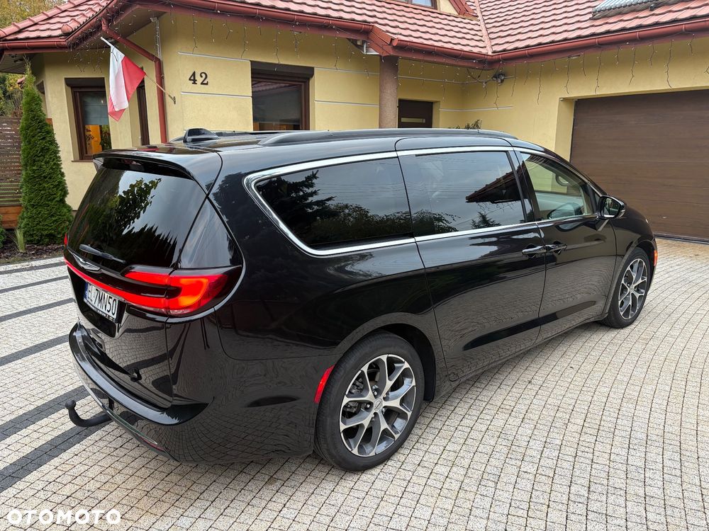 Chrysler Pacifica - 1