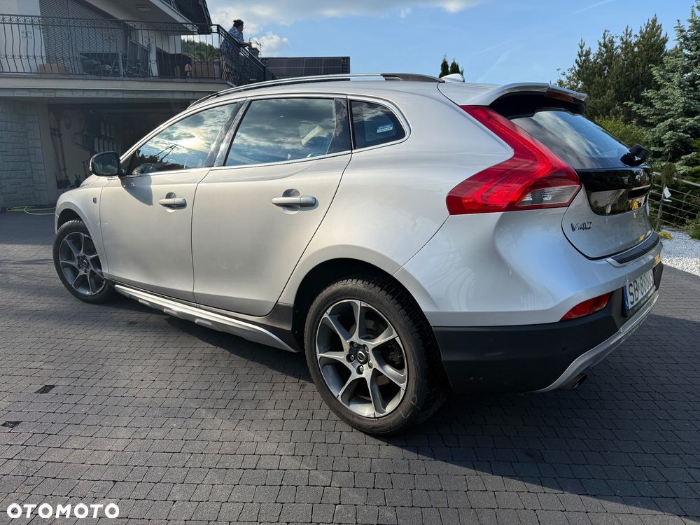 Volvo V40 Cross Country T3 Drive-E Ocean Race - 14