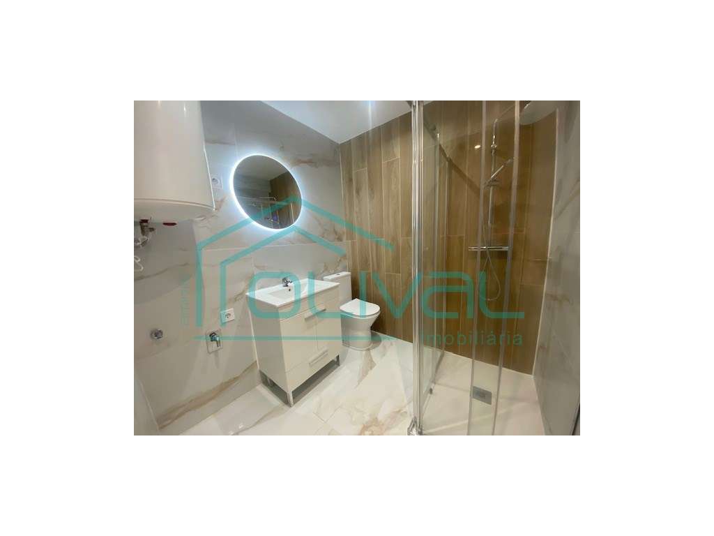 Apartamento T2 à venda na Rua Campos Monteiro - Grande imagem: 2/17