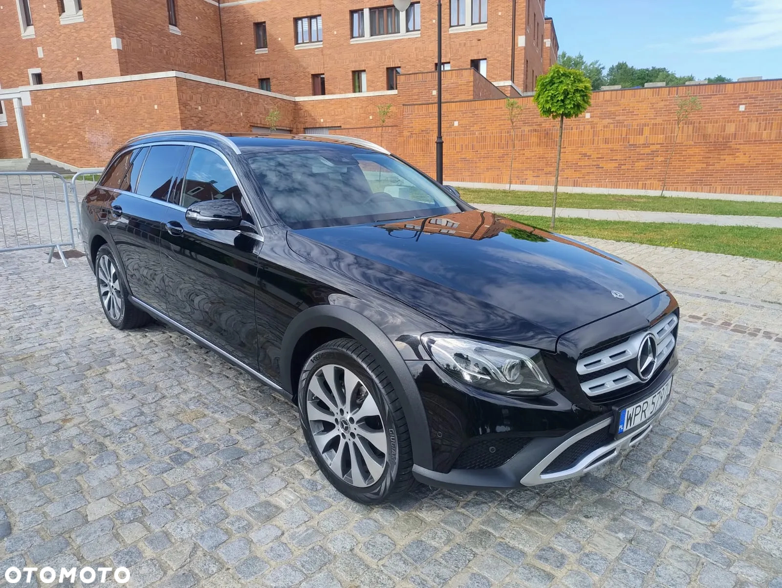 Mercedes-Benz Klasa E 220 d 4-Matic All-Terrain - 11