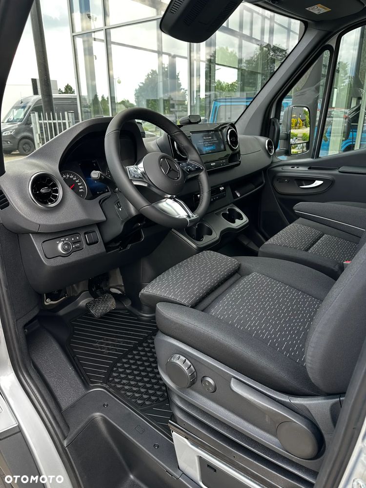 Mercedes-Benz Sprinter - 19