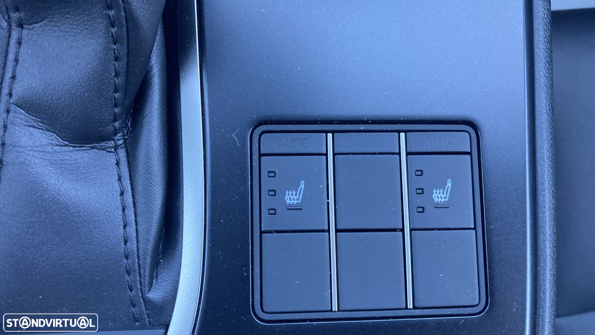 Lexus UX 250h Sport (Ecrã 12.3) - 13