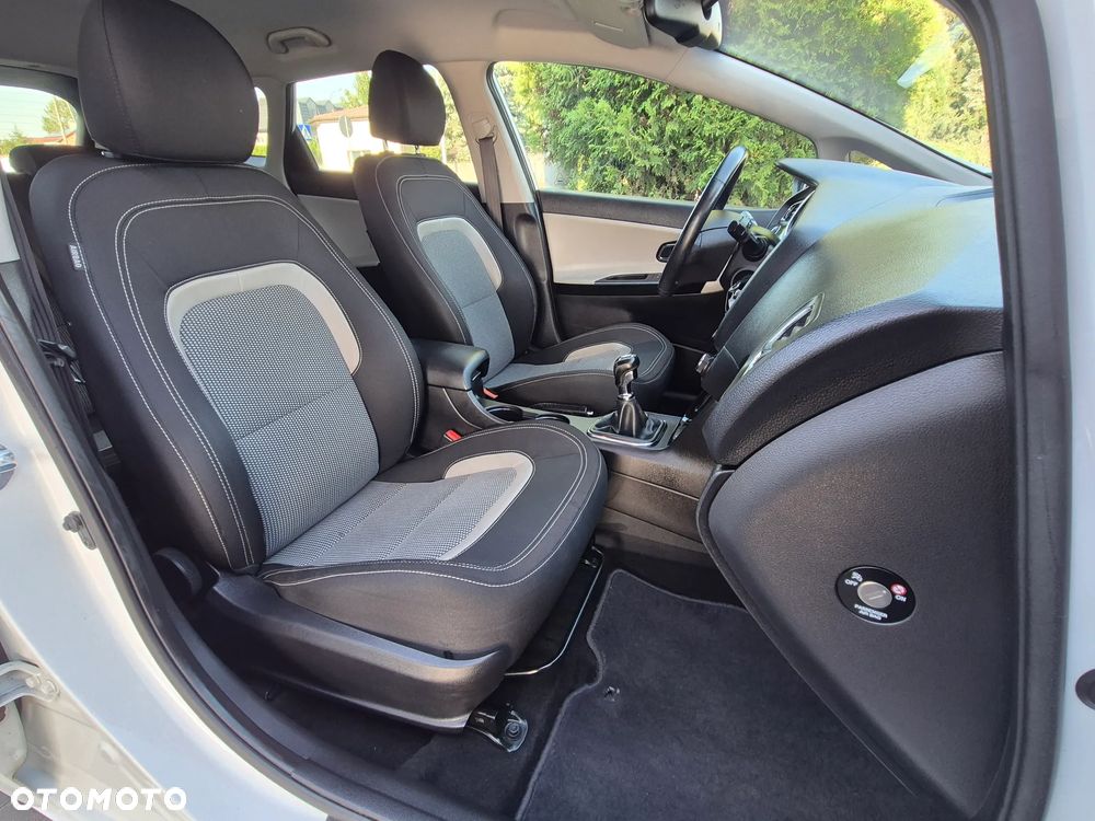 Kia Ceed 1.6 CRDi 128 Platinum Edition - 32