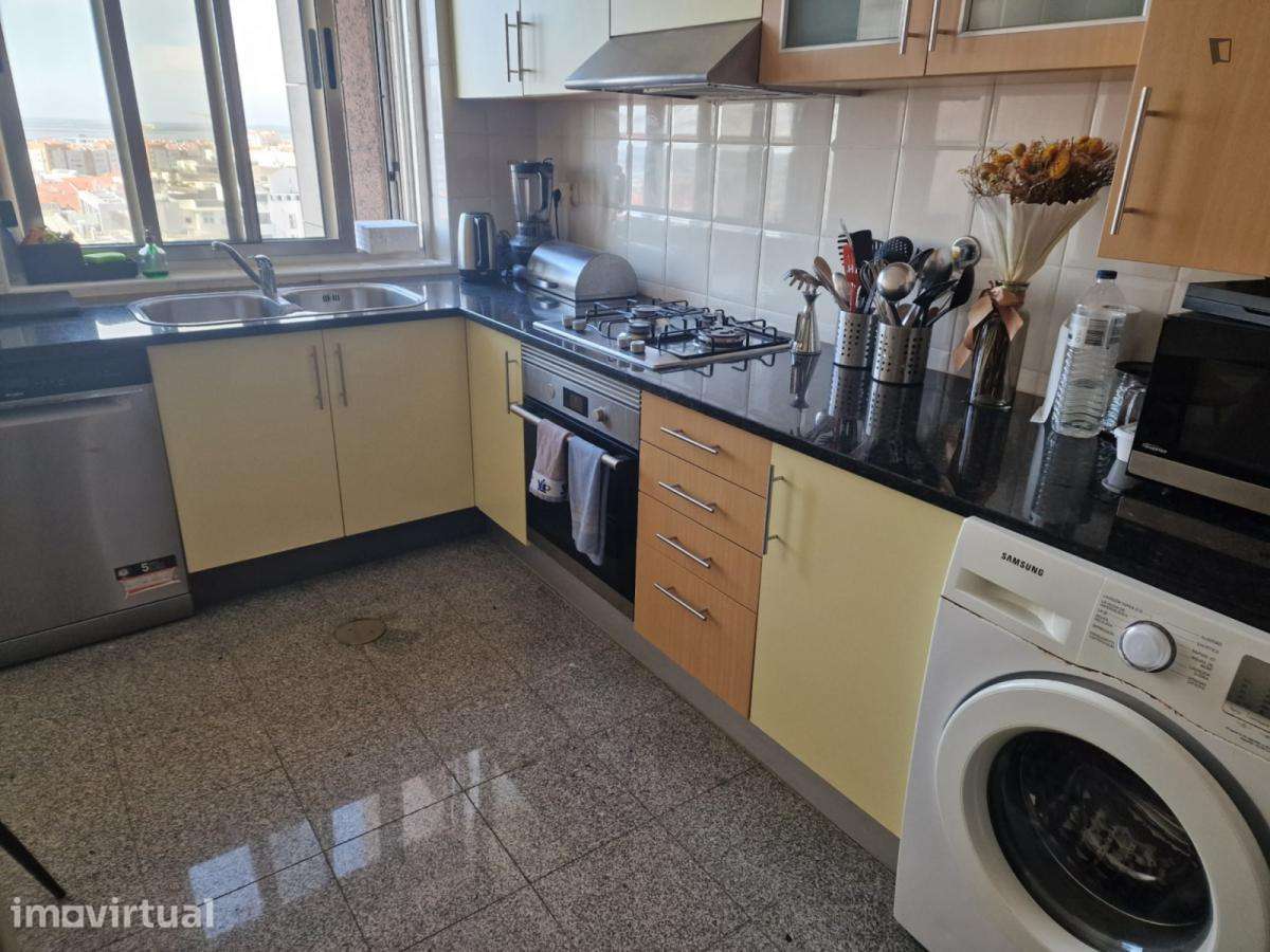 Quarto - localizado em Aveiro - Grande imagem: 4/11
