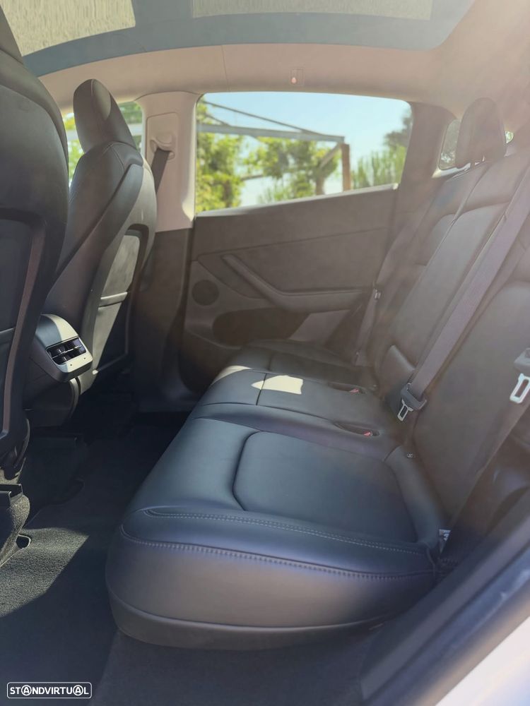 Tesla Model Y RWD - 9