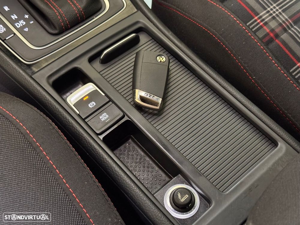 VW Golf 2.0 TSi GTi DSG Performance - 38