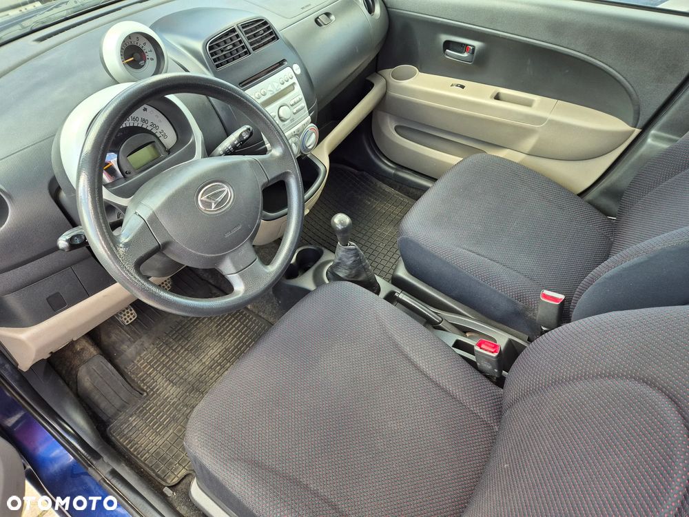 Daihatsu Sirion - 9