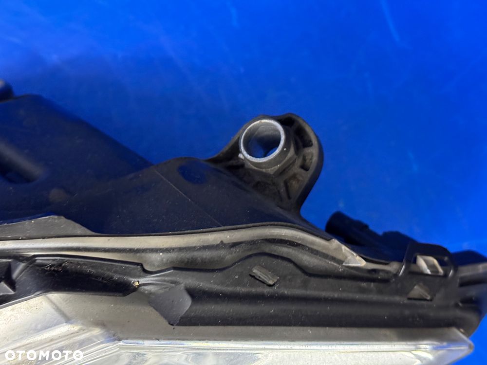 Prawy BI XENON MERCEDES W212 HELLA BDB KOMPLETNA - 4