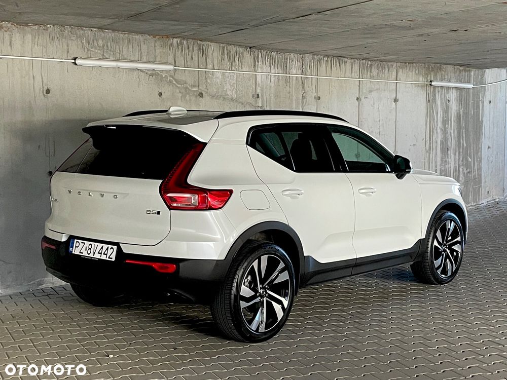 Volvo XC 40 B5 B AWD Ultimate Dark - 4