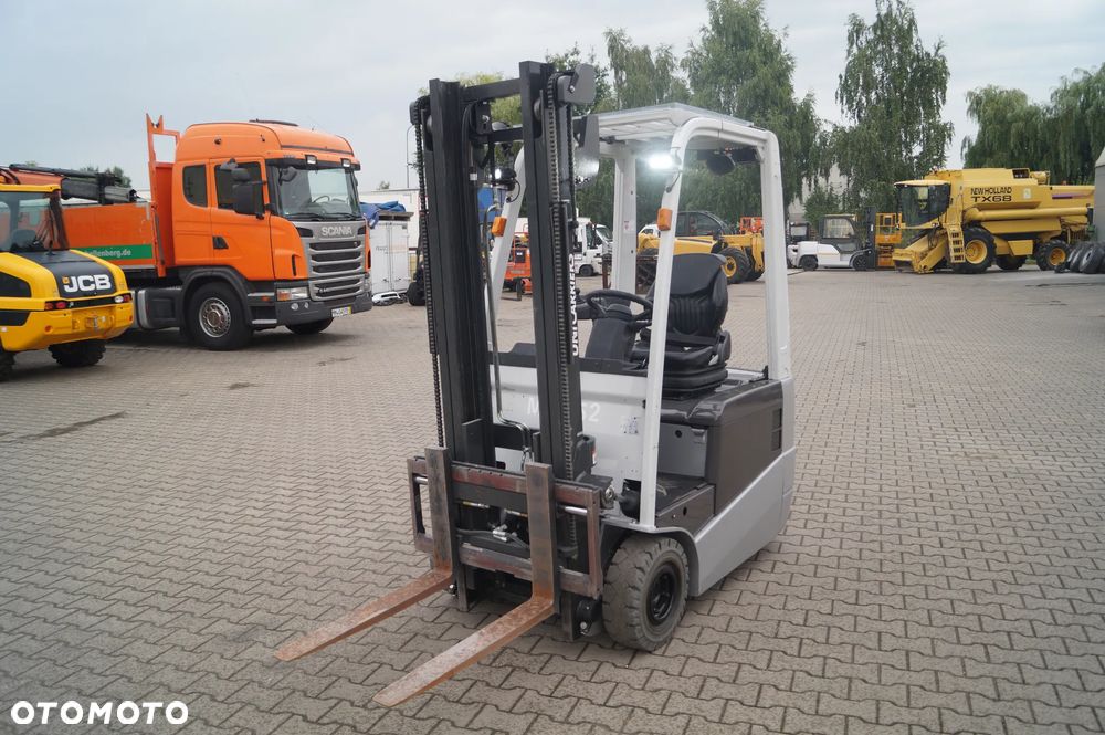 Nissan Wózek Widłowy  Elektryk 3-kołowy - 2
