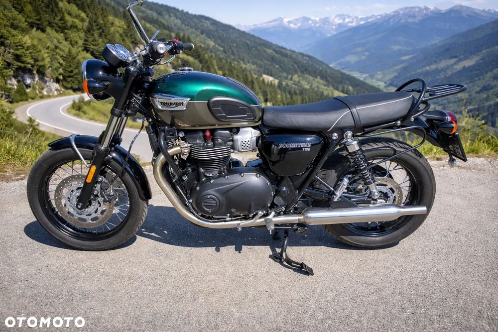 Triumph Bonneville - 13