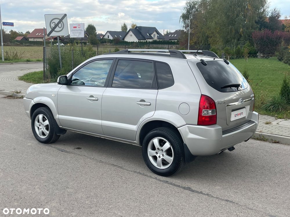 Hyundai Tucson 2.0 CRDi VGT 2WD Automatik GLS - 37