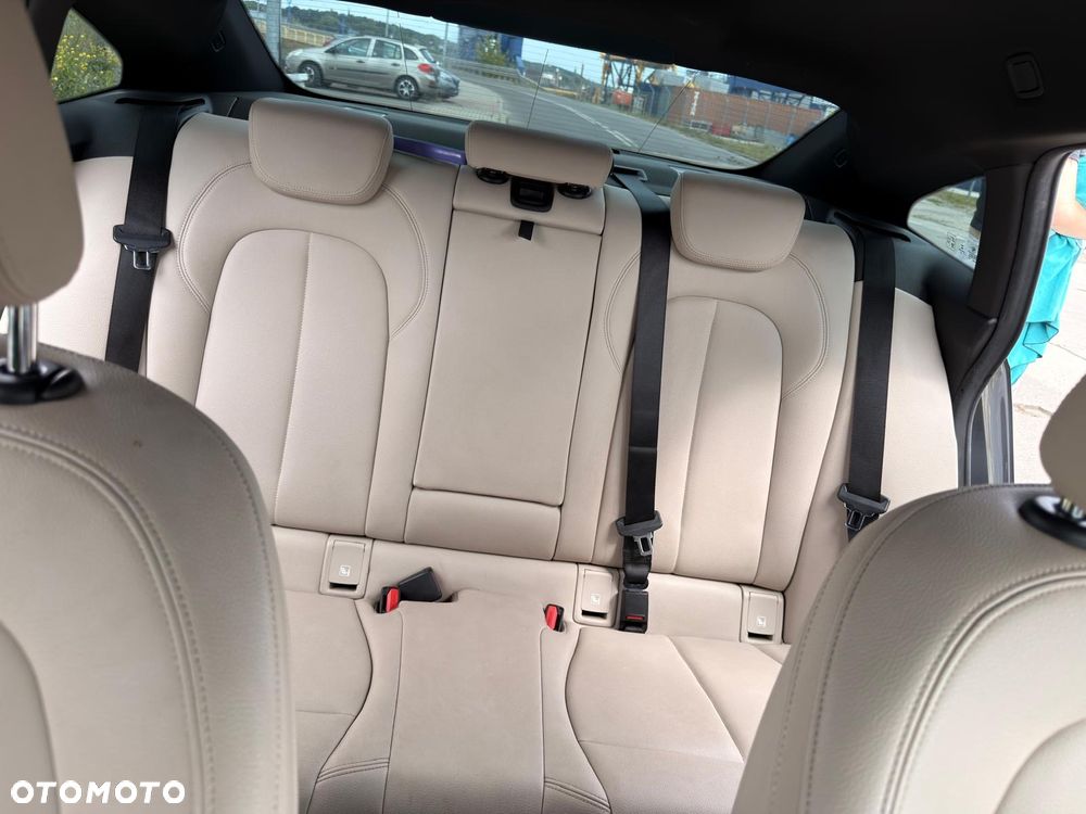 BMW Seria 2 218i - 5