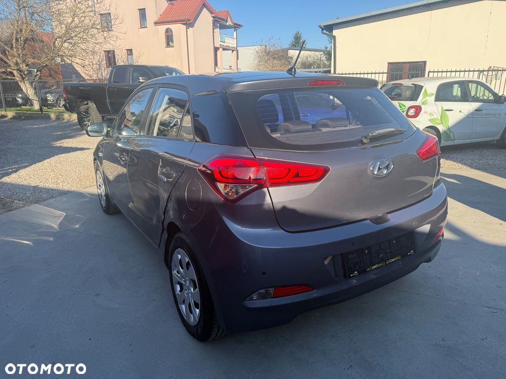 Hyundai i20 1.2 - 10