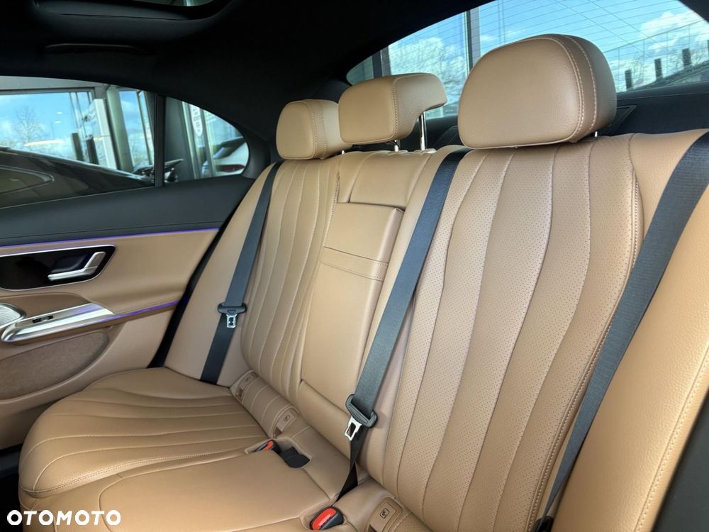 Mercedes-Benz Klasa E - 9