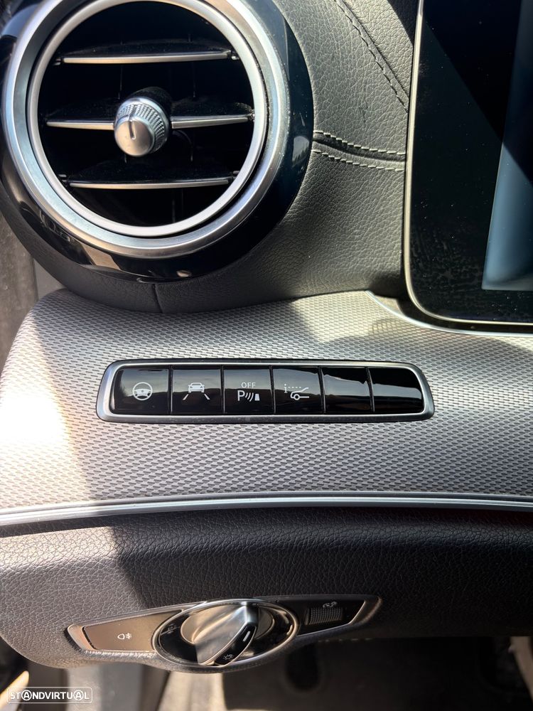 Mercedes-Benz E 220 d AMG Line - 32