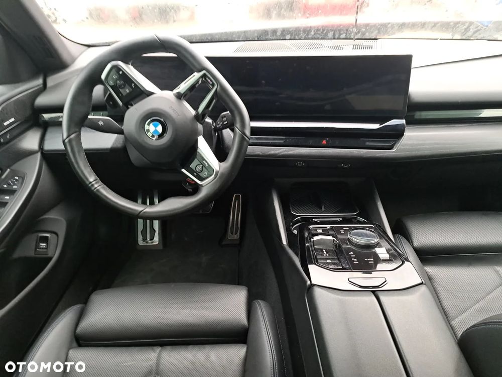 BMW Seria 5 520d xDrive mHEV M Sport - 10