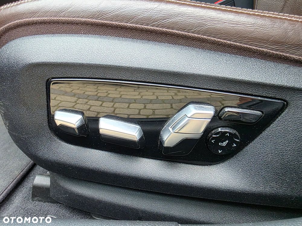 BMW Seria 5 540d xDrive - 12