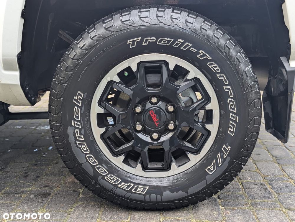 Toyota Tacoma - 32