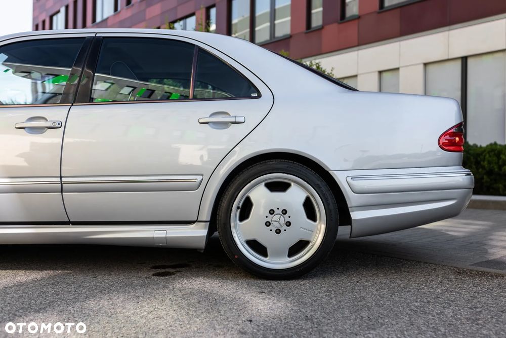 Mercedes-Benz Klasa E - 6