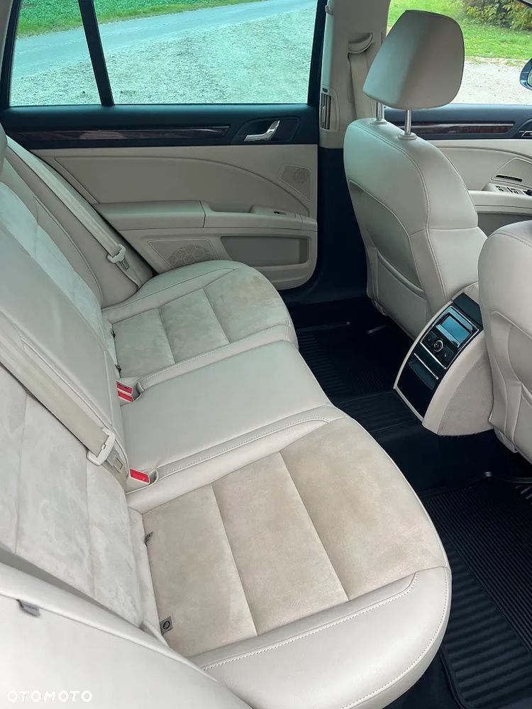 Skoda Superb 2.0 TDI 4x4 Platinum Outdoor DSG - 9