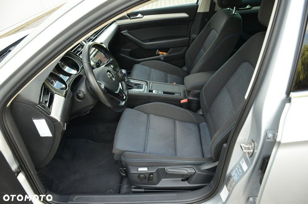 Volkswagen Passat - 22