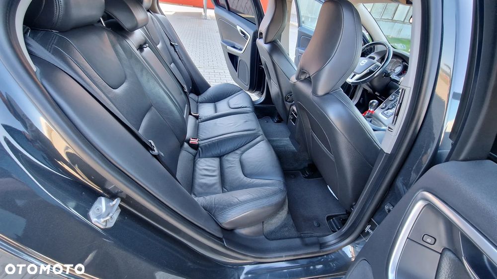 Volvo S60 D3 Momentum - 11