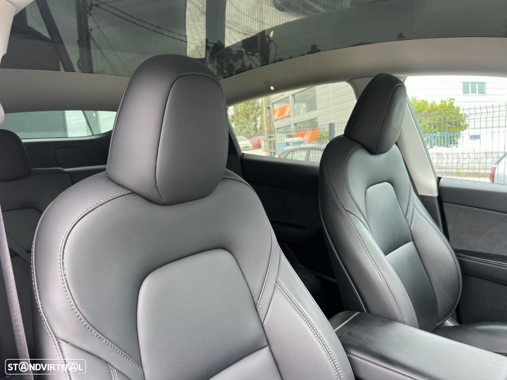 Tesla Model Y Standard RWD - 7