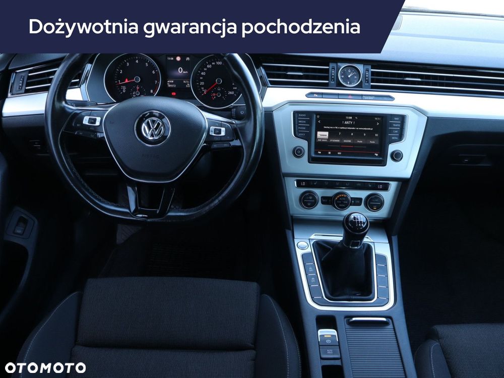 Volkswagen Passat - 9