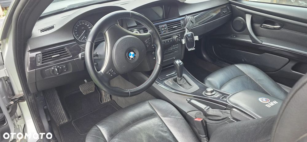 BMW Seria 3 320i - 14