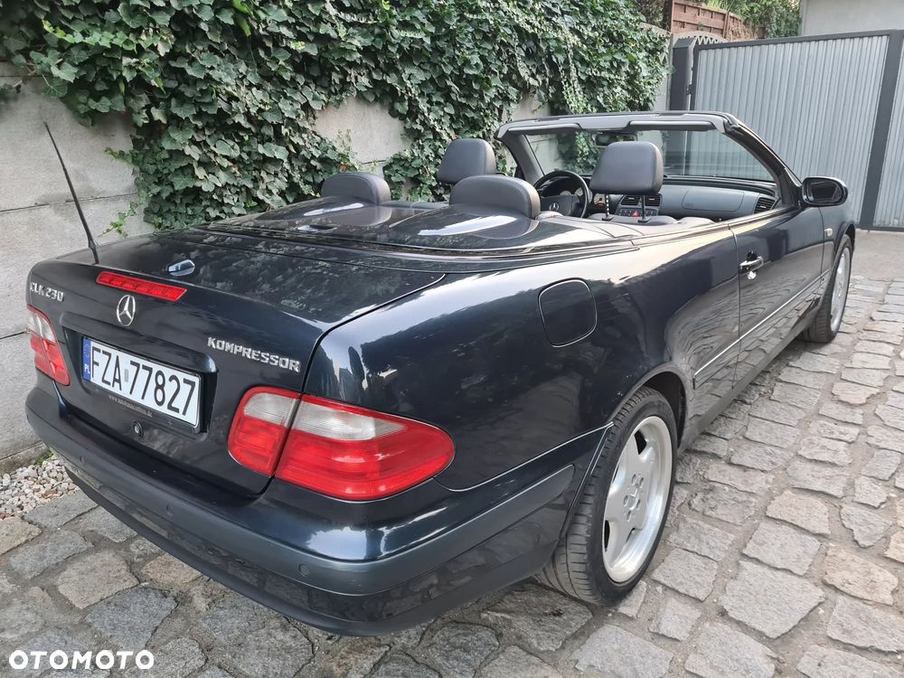 Mercedes-Benz CLK - 13
