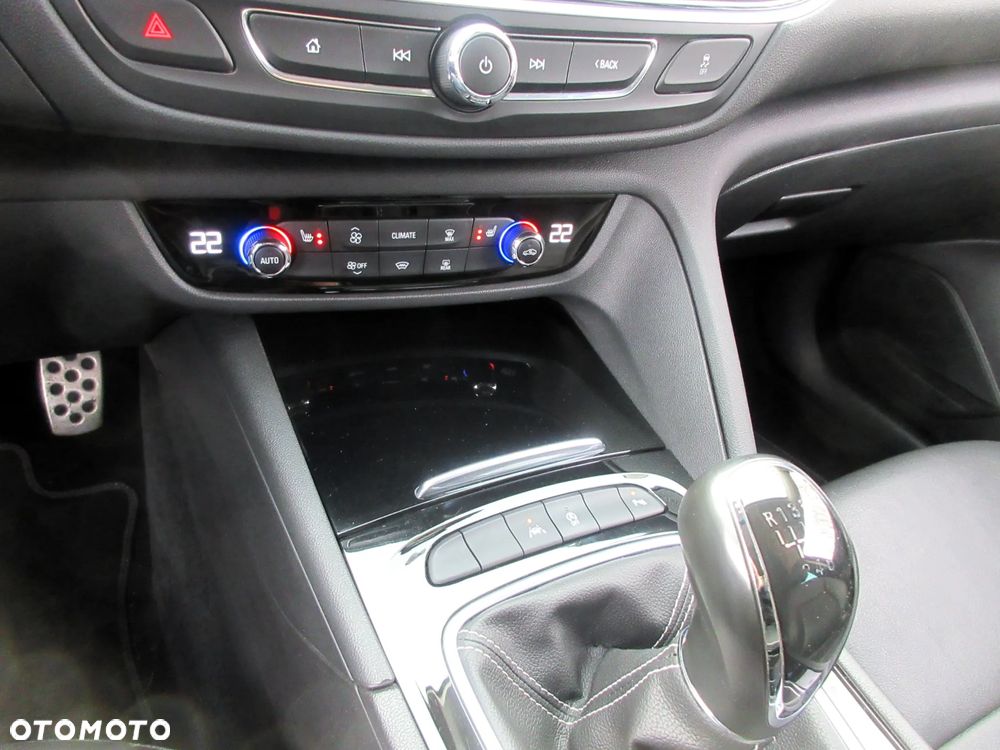 Opel Insignia 1.5 T Exclusive S&S - 16