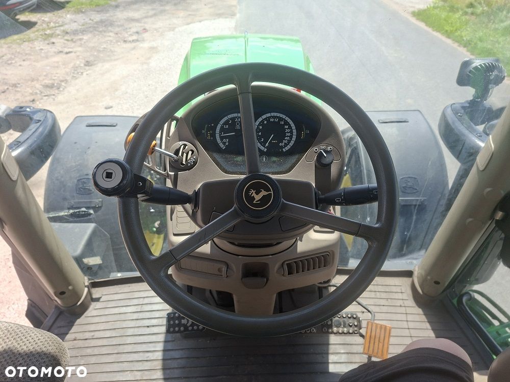 John Deere 6120R - 10