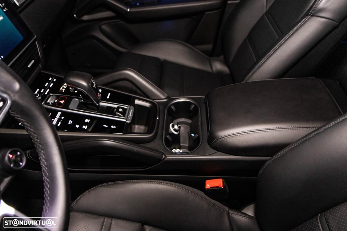Porsche Cayenne E-Hybrid Tiptronic S Platinum Edition - 32