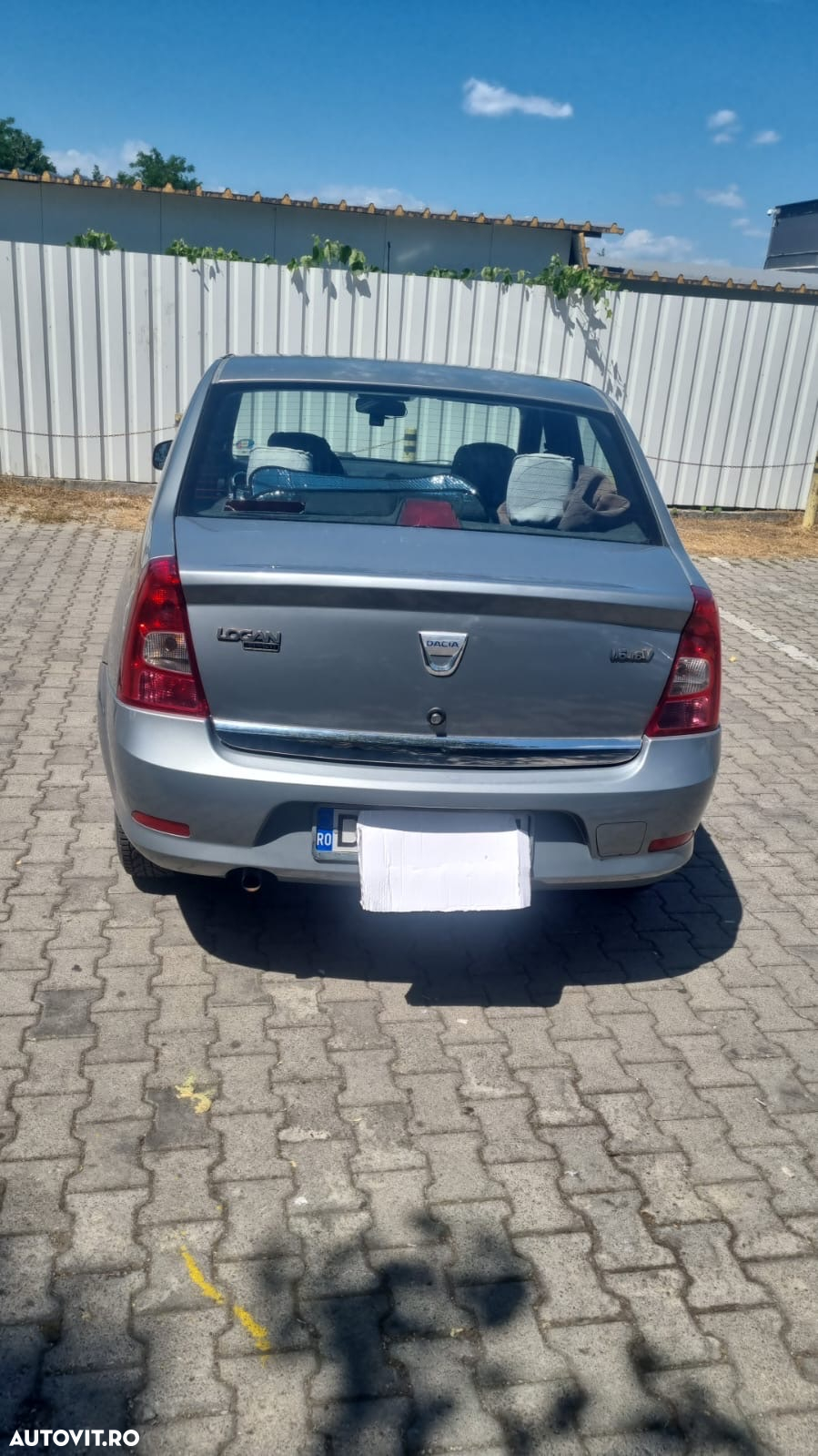 Dacia Logan 1.6 16V MPI Laureate - 2