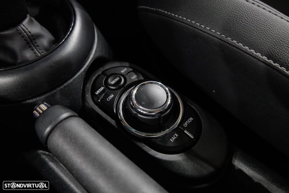 MINI 3 Portas Cooper Auto - 21