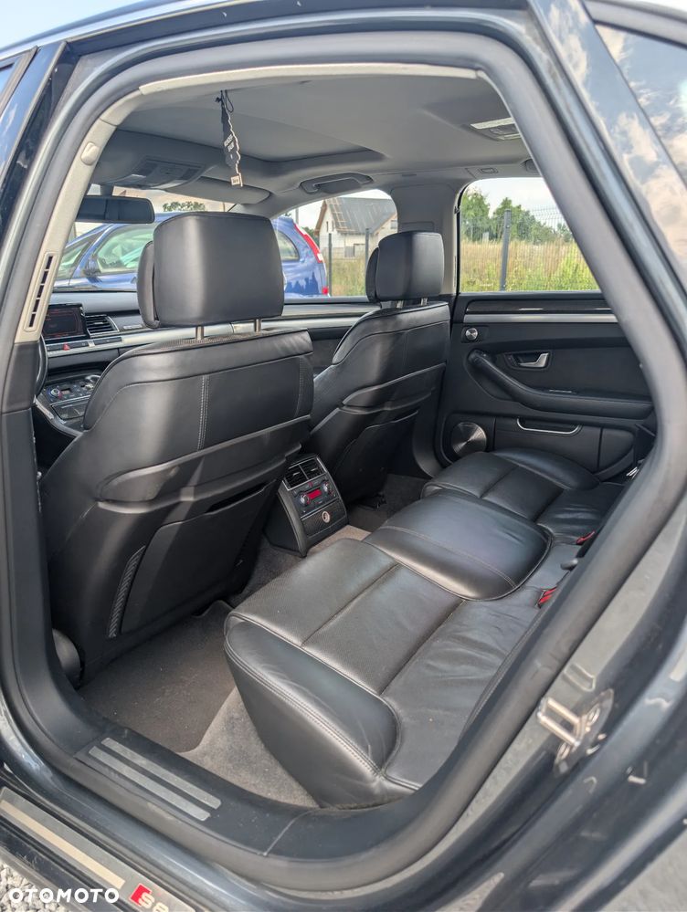 Audi S8 - 22