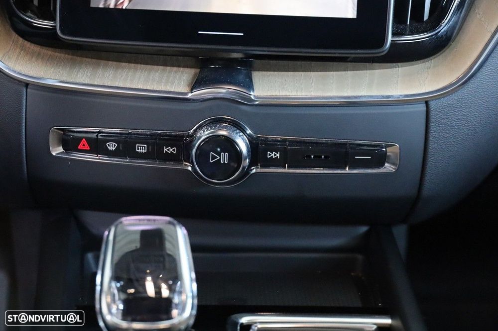 Volvo XC 60 2.0 T6 PHEV Plus Dark - 25