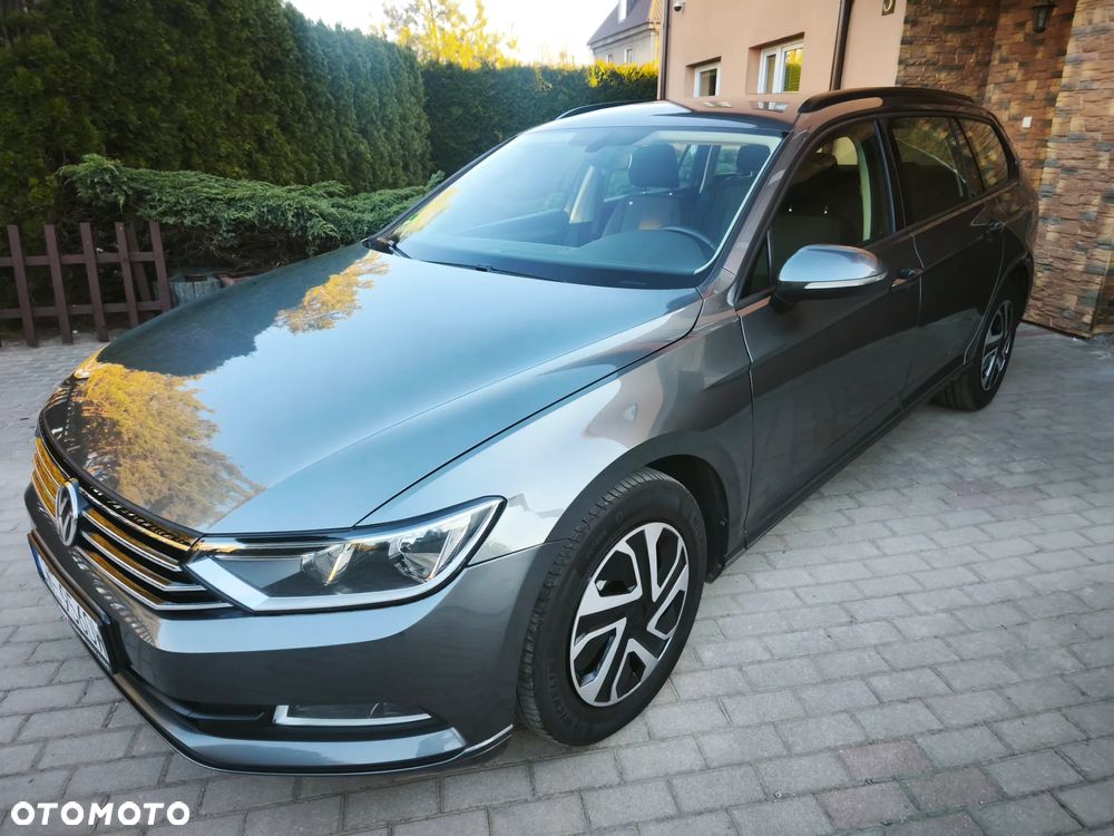 Volkswagen Passat 2.0 TDI SCR Business - 1