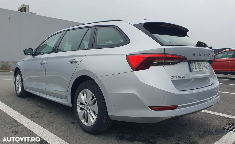 Skoda Octavia Combi 2.0 TDI Tour - 25