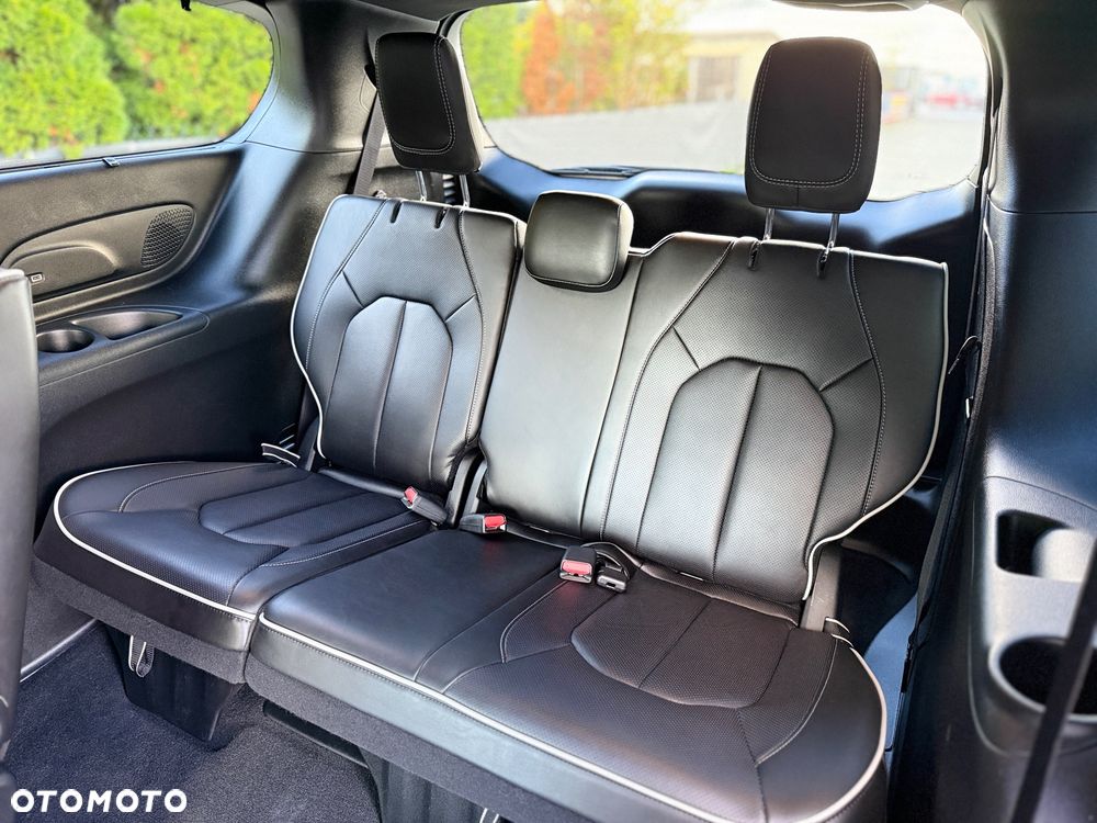 Chrysler Pacifica - 29