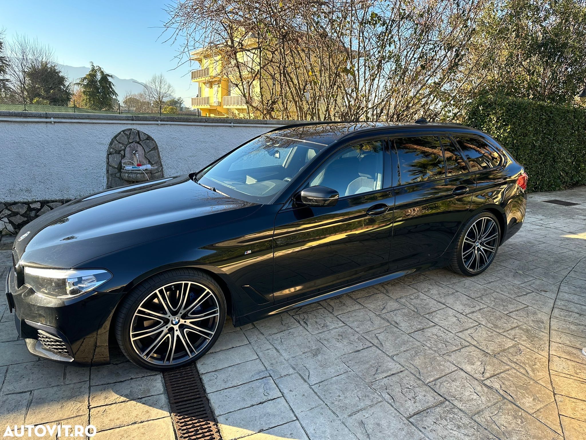 BMW Seria 5 530d xDrive Touring Aut. Sport Line - 1