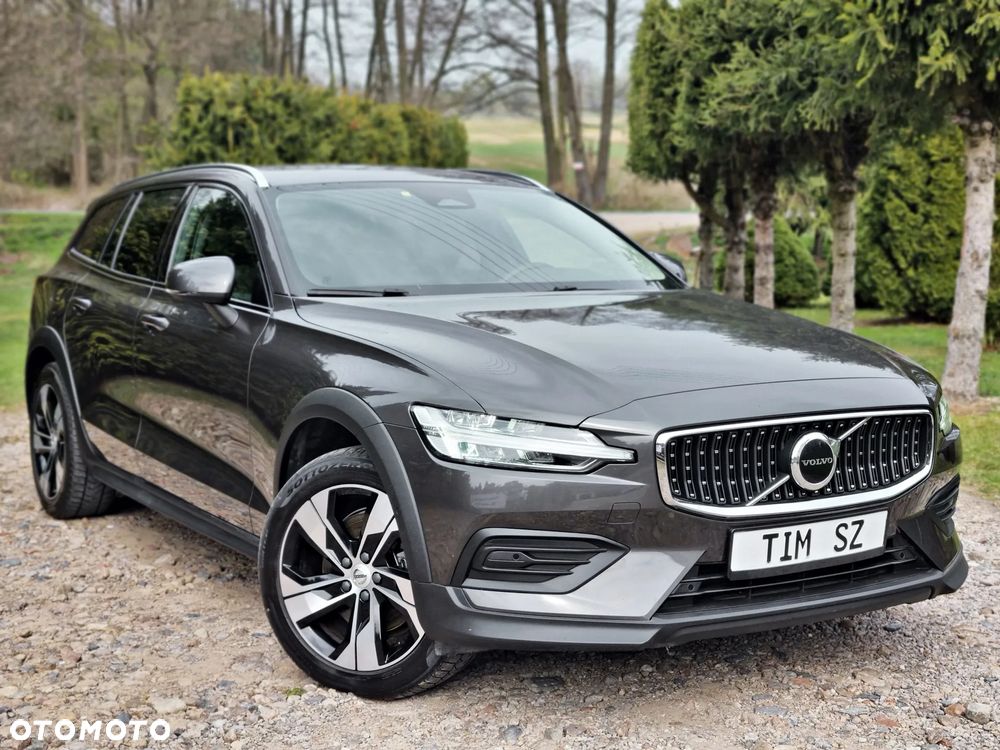 Volvo V60 Cross Country B4 D AWD Ultimate - 9