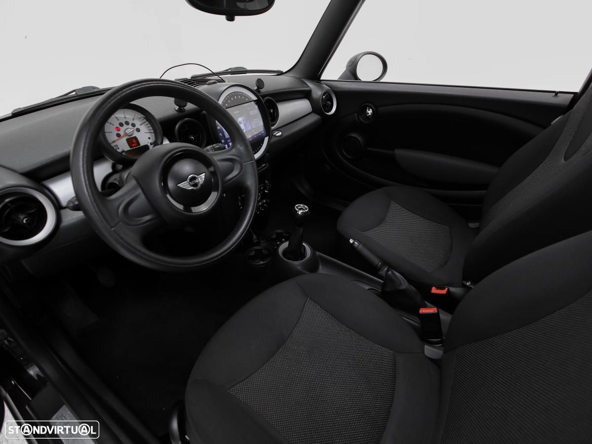 MINI 3 Portas Cooper D - 7
