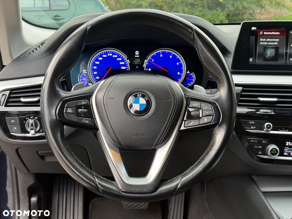 BMW Seria 5 520d xDrive Luxury Line sport - 30