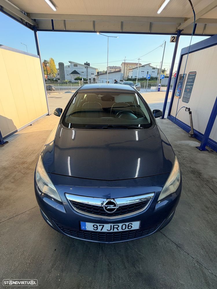 Opel Astra 1.3 CDTi Cosmo - 4