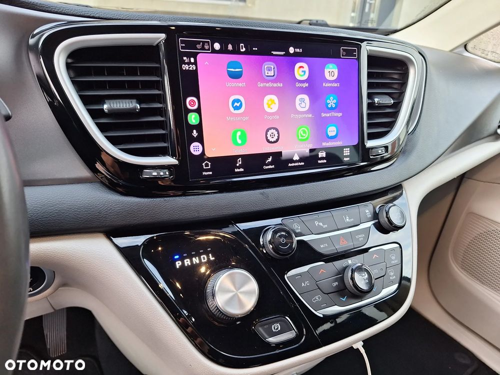 Chrysler Pacifica - 20