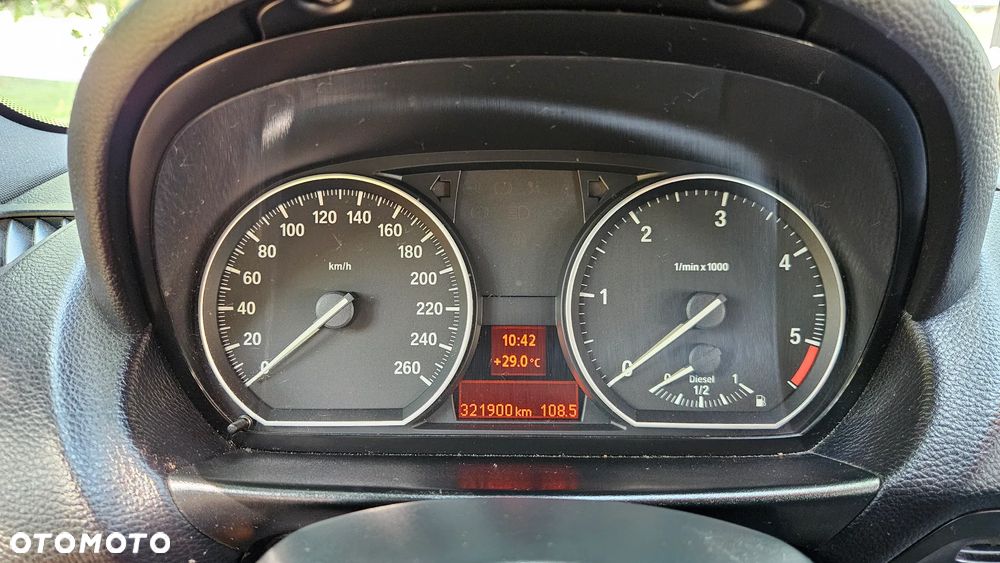 BMW Seria 1 123d - 24