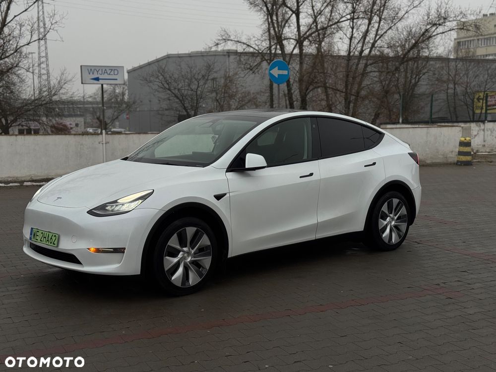 Tesla Y Long Range Dual Motor AWD - 2