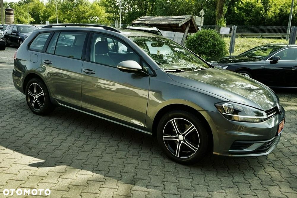 Volkswagen Golf - 9